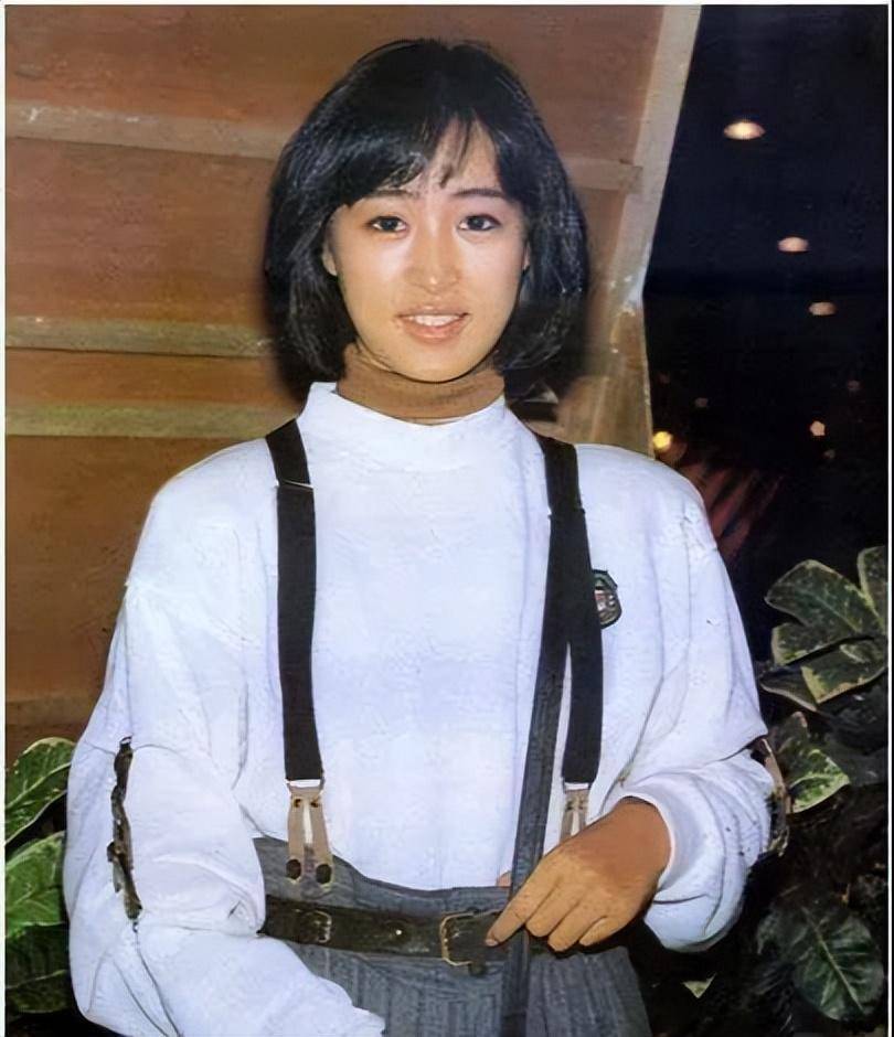 嫁给富商15年无儿无女54岁被宠成公主j9九游会入口“古装皇后”黎美娴退隐(图2)